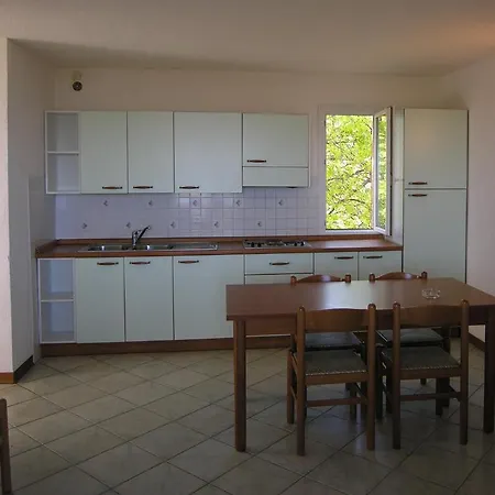 De Tourisme Marina Corsa جيزنوكسيا