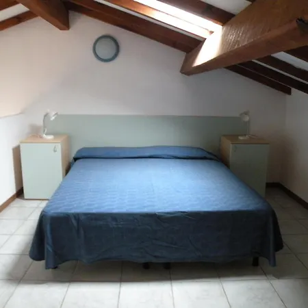 De Tourisme Marina Corsa Apartmán *